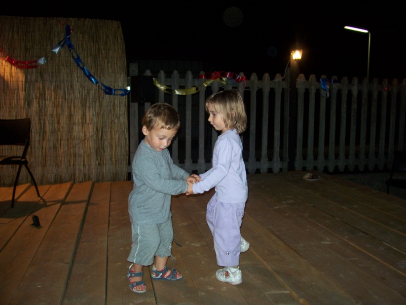  Image name: Estate180.jpg 
 width: 801 pixel 
 height: 602 pixel 
 Size: 310384 bytes 
 Click to enlarge 